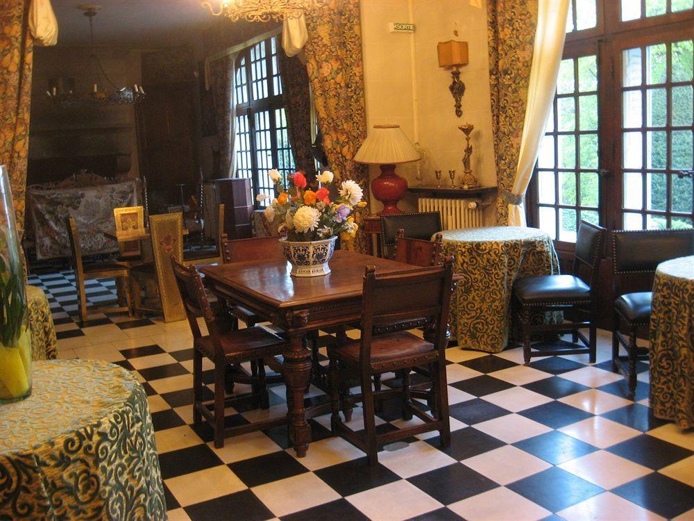 Chateau De Montbrun Hotel Сен-Мишел-Шеф-Шеф Екстериор снимка